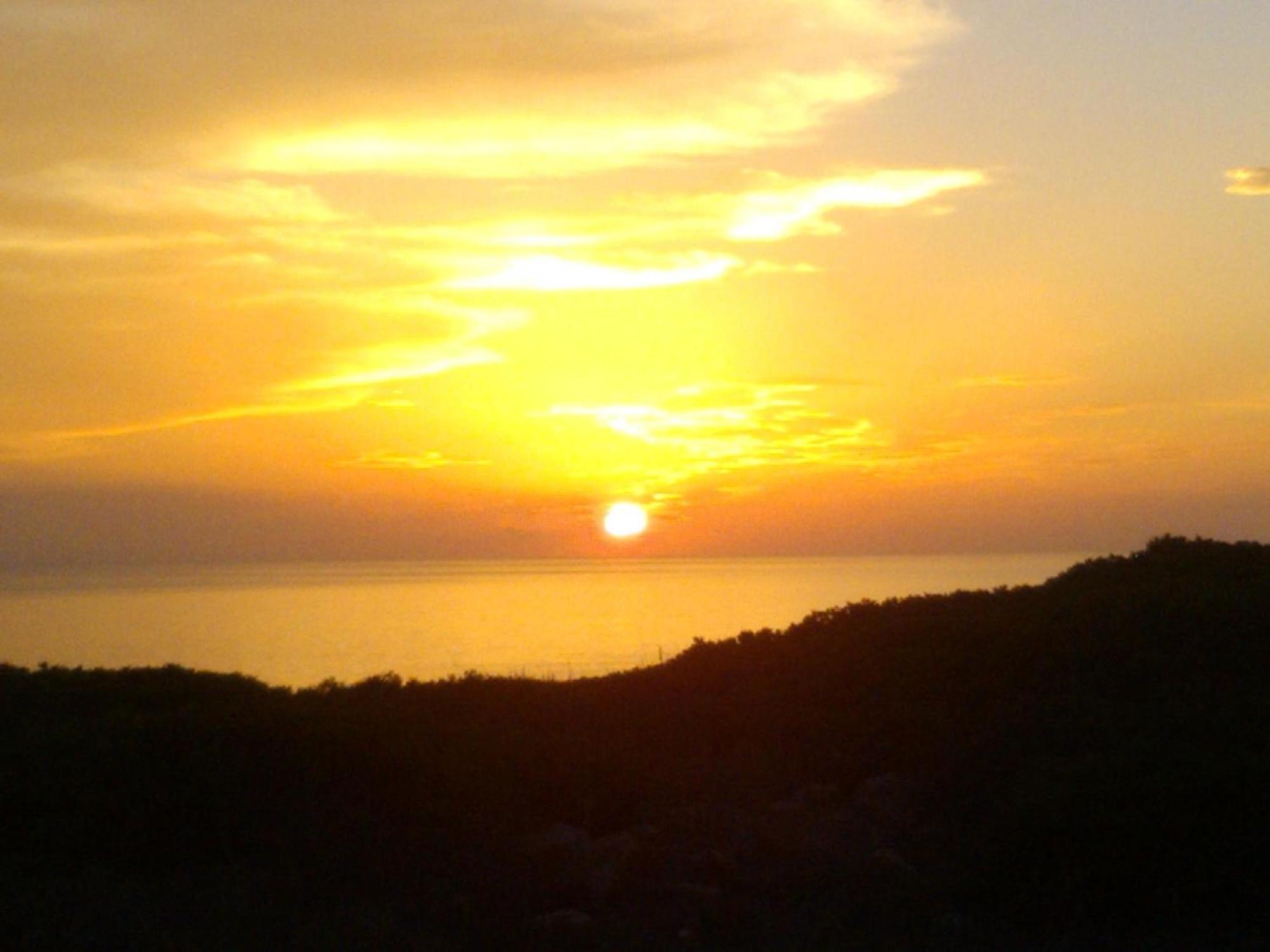 B&B Glamping Semaforo Capo Sperone SantʼAntìoco Oda fotoğraf